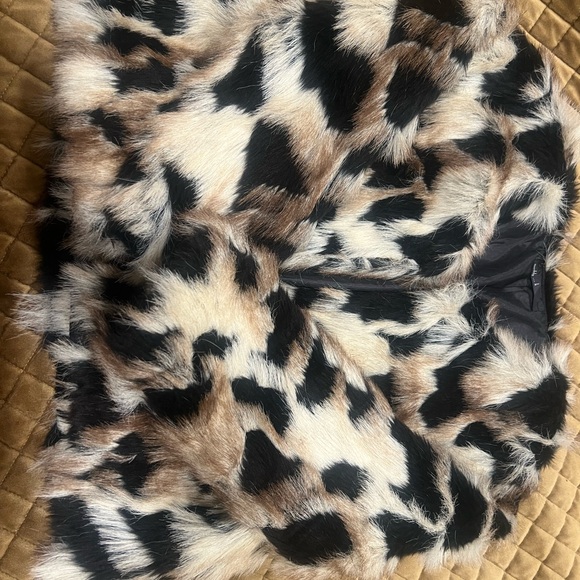 Leopard/Animal Print Faux Fur Coat - Picture 4 of 7